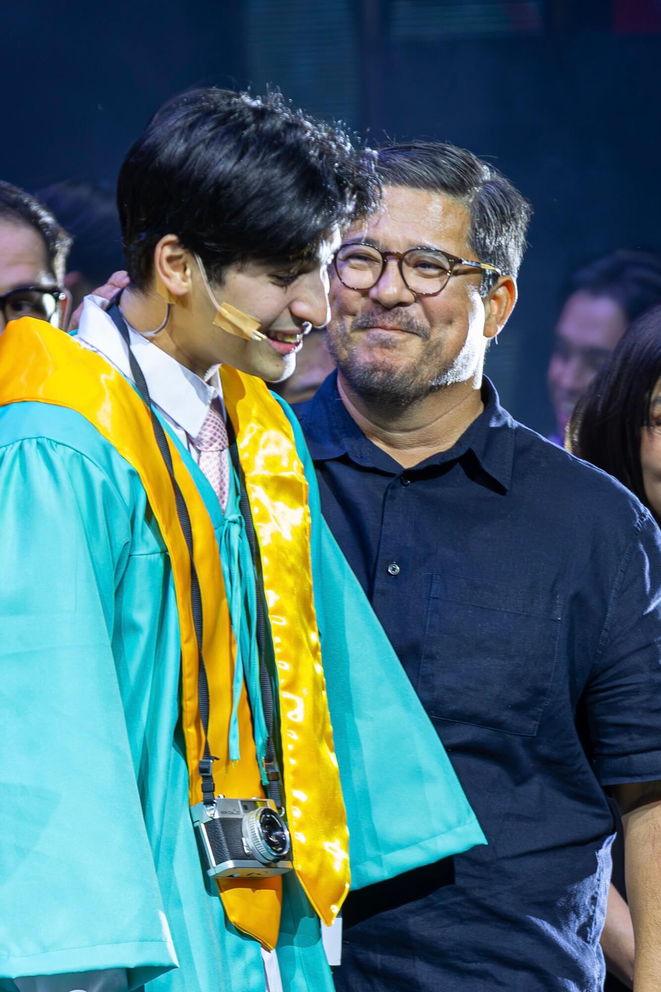 posed with Andres Muhlach, the new Adie of Bagets The Musical.