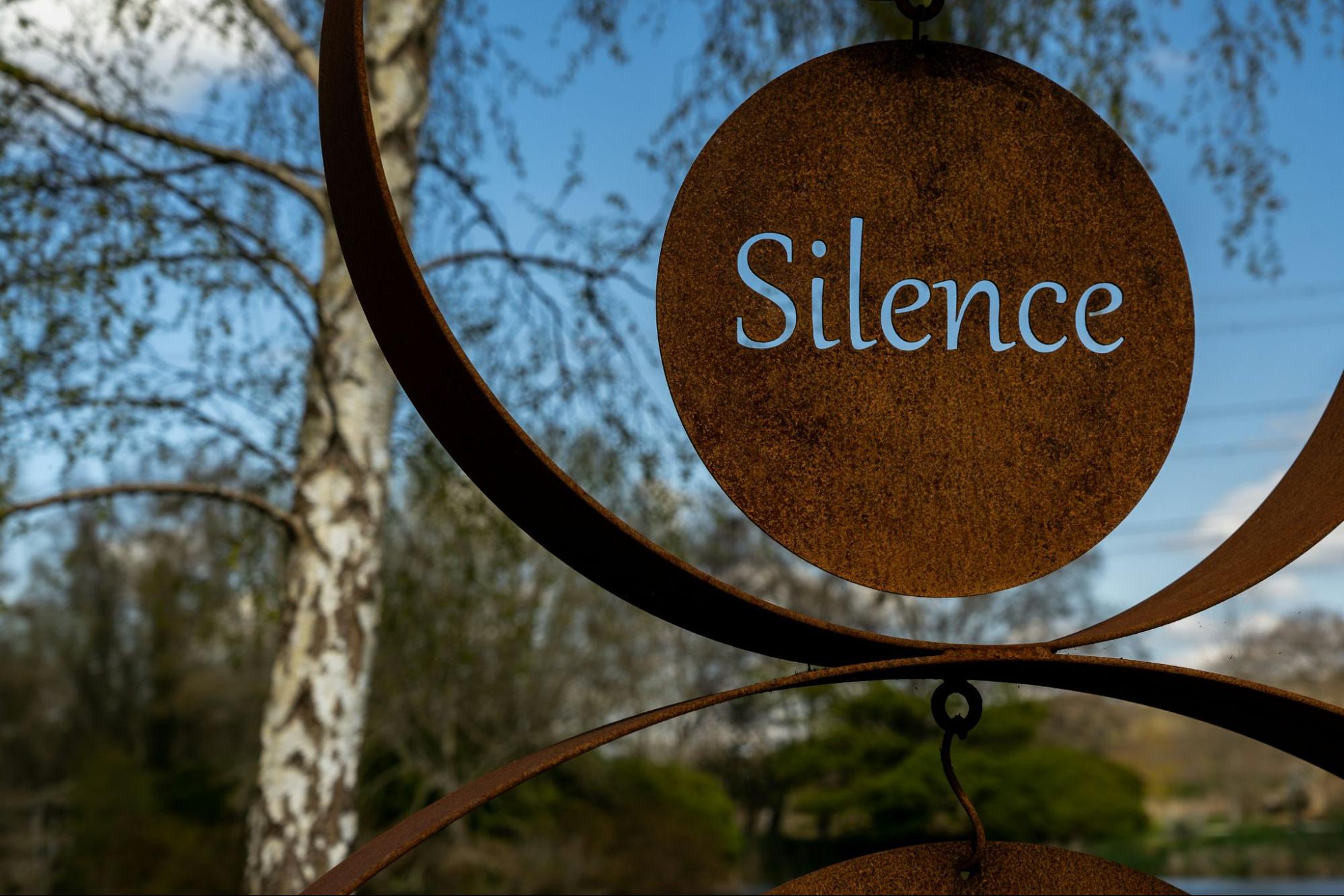 Silence sign