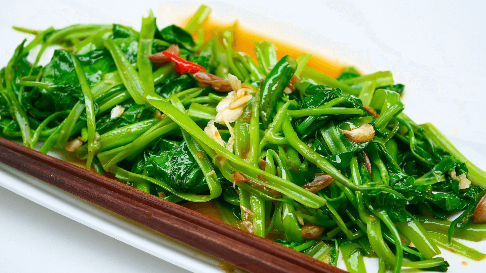 Stir-Fried Spinach With Garlic
